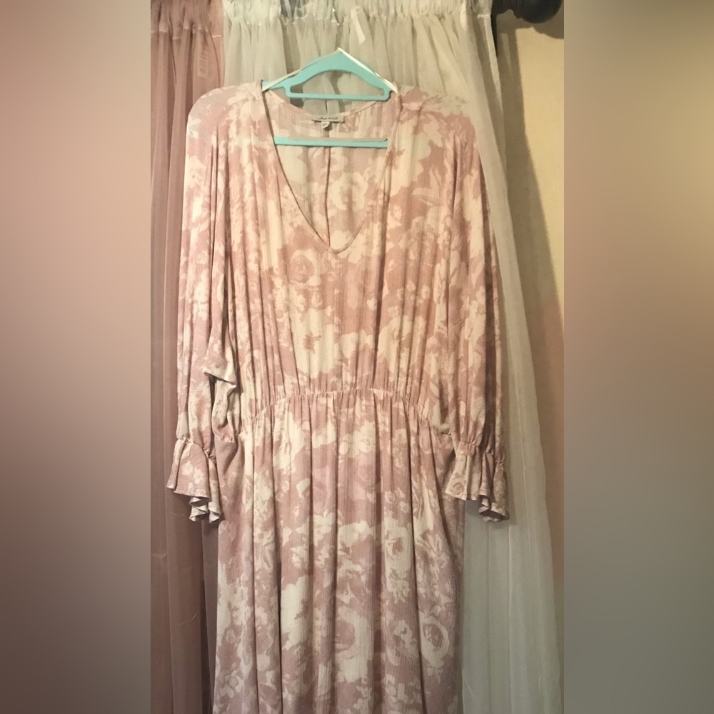 White birch blush& white floral dress, empire waist size 2x